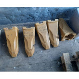 Коронка ковша скальная 2713-1236RC DOOSAN 420LC-V 713-00028RC Коронка ковша скальная 2713-1236RC DOOSAN 420LC-V 713-00028RC